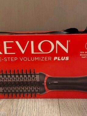 Revlon One-Step Volumizer Plus Hot Air Brush - Red and Black